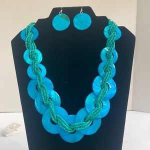 Turquoise color Shell Necklace Set With Earrings.